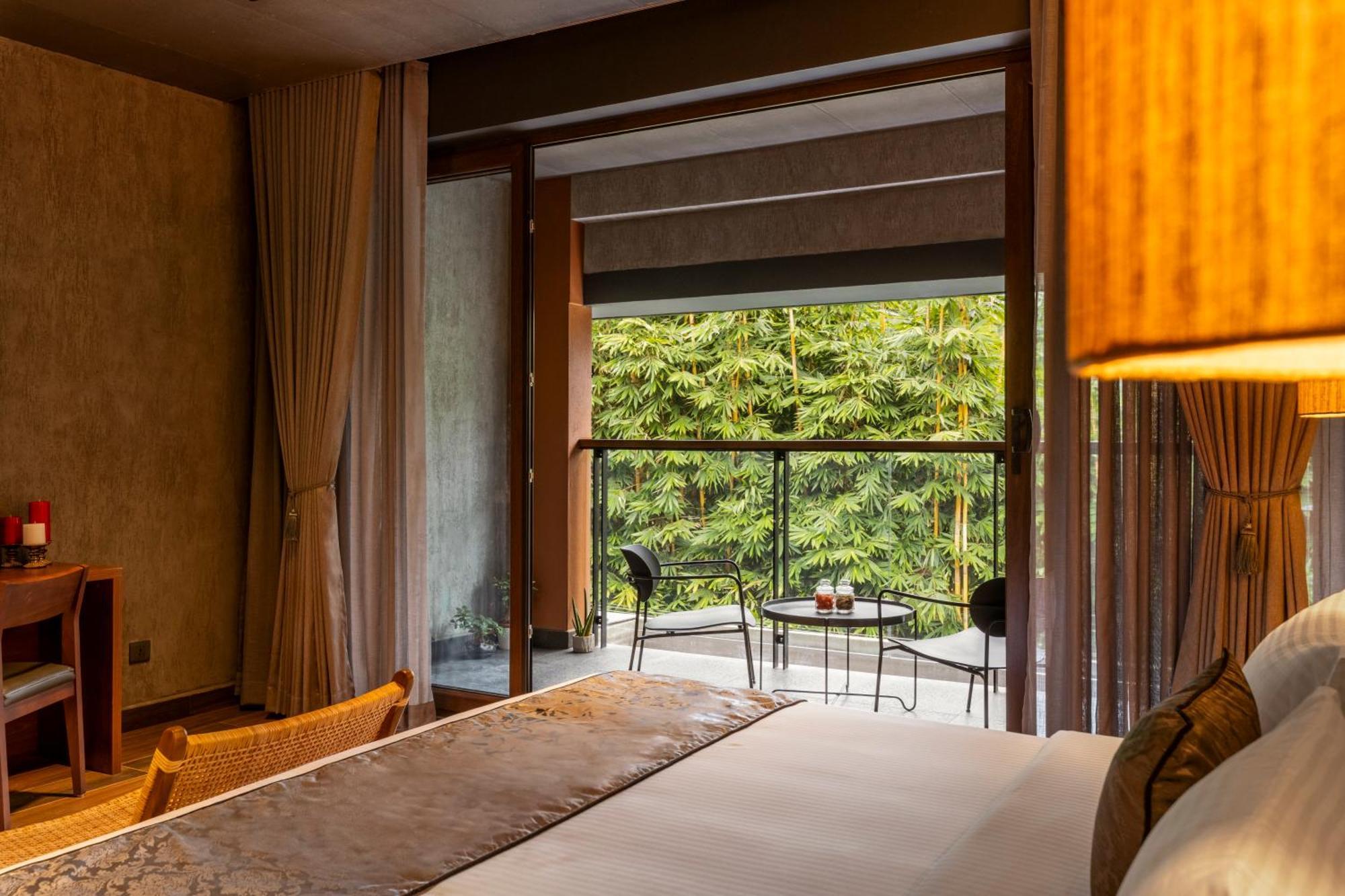 Sterling Athirappilly Hotel Kallana Exterior photo